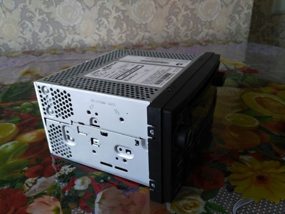 Продам автомагнитолу Субару