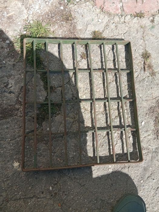 Grătar din fier pentru pus mașina de spălat