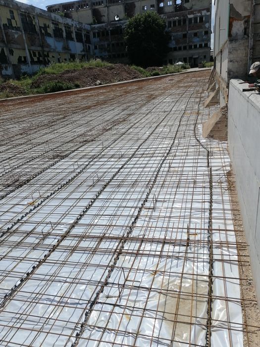 Шлаифан бетон и стомано бетони вертикални стени