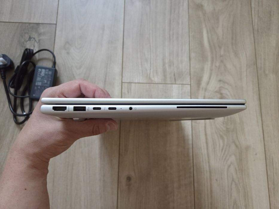 Продавам нов HP EliteBook 640 G11