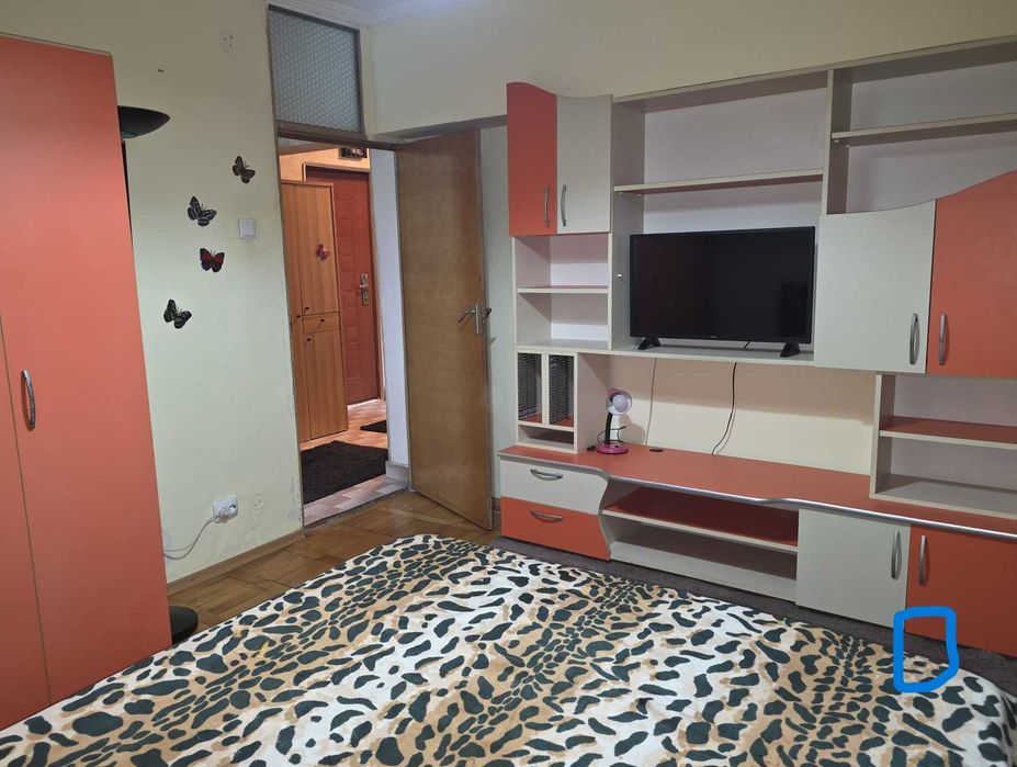 Apartament cu doua camere decomandat si spatios in Fratii Golesti