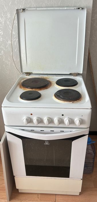 Продам электроплиту Indesit б/у