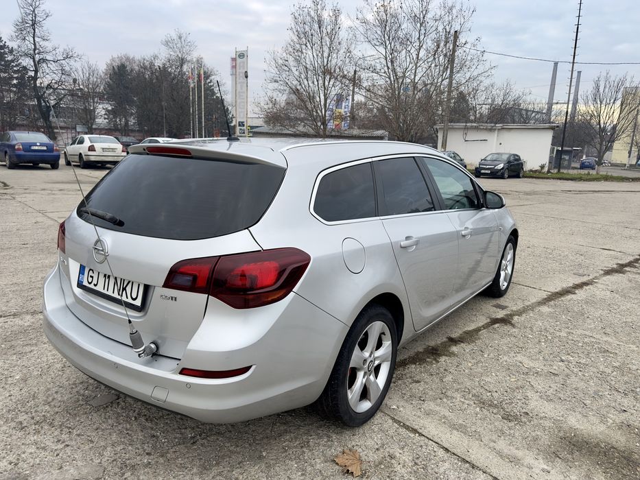 Opel Astra J Break 1.7 Diesel 2011