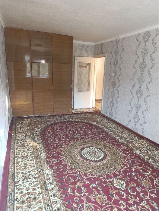 Срочно продается 3 ком квартира в 4 мкр 1 этаж