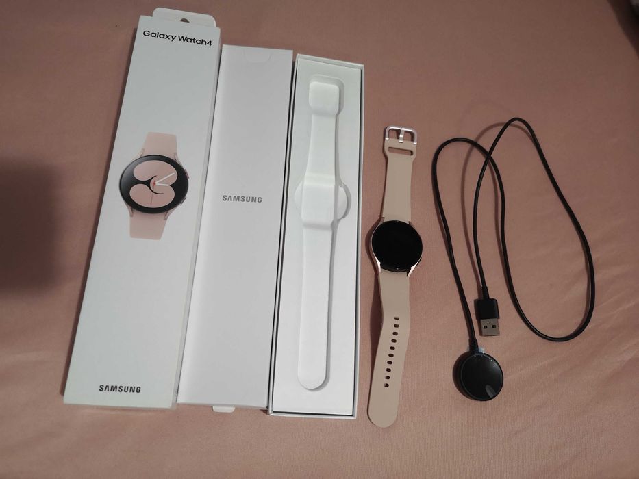 Samsung Galaxy Watch 4 Нов