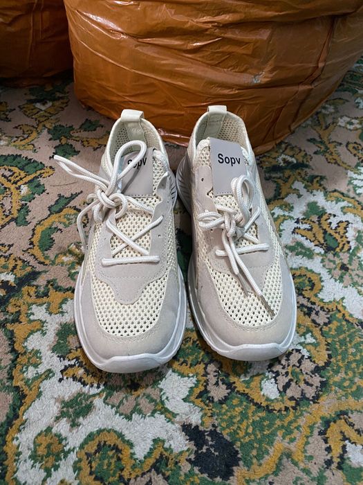 Kundalik kiyish va sport uchun oyoq kiyim (40–44), ulgurji va chakana