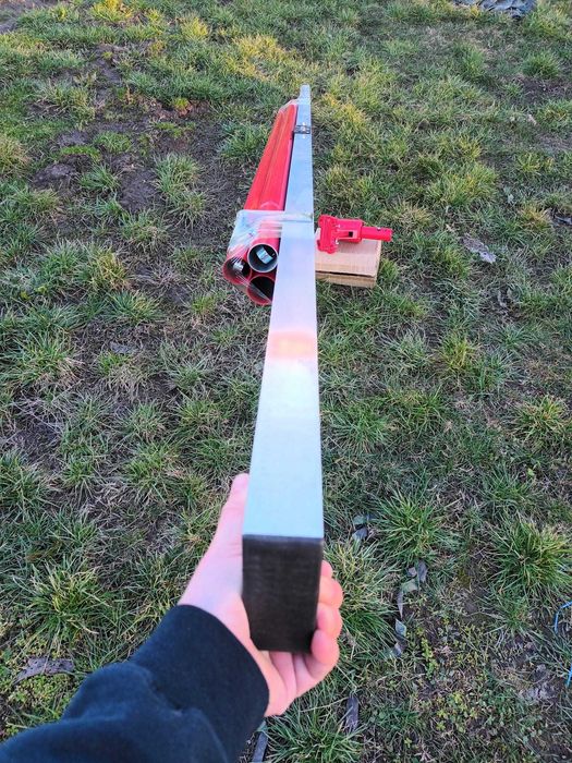 Gletieră mare pentru beton (cunoscută și sub numele de bull float)