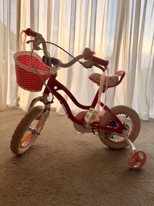 Bicicleta cu cos si roti ajutatoare