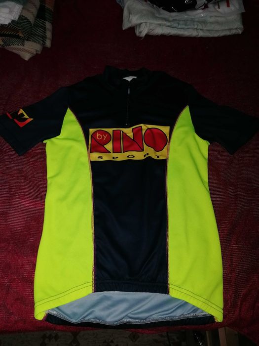 Продавам 2 броя нови Вело-тениски - размер М