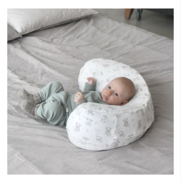 Подушка для кормления малыша