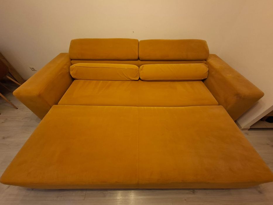 De vanzare canapea extensibila 3 persoane