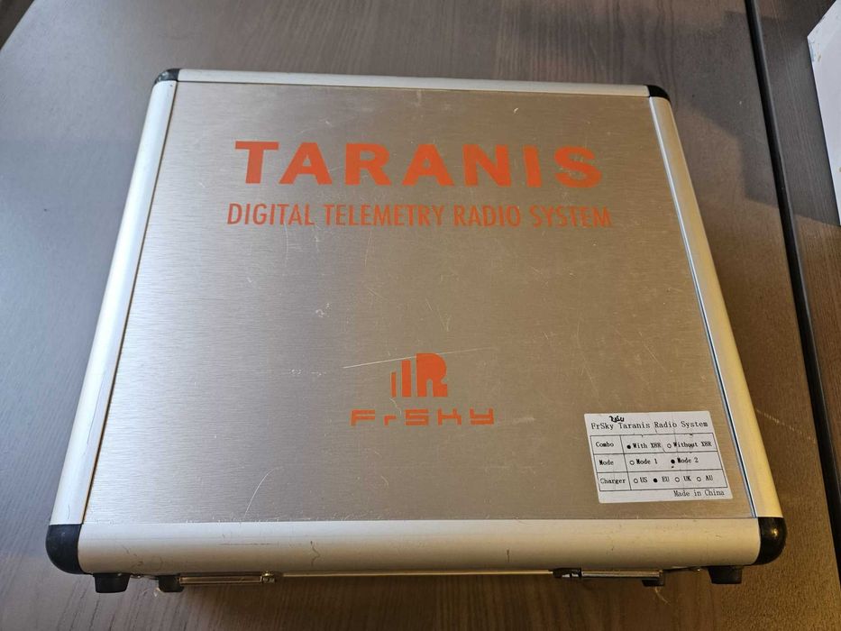 Radiocomandă FrSky Taranis X9D Completă, Cutie Aluminiu,Acumulator,Încărcător,Curea (nouă)
