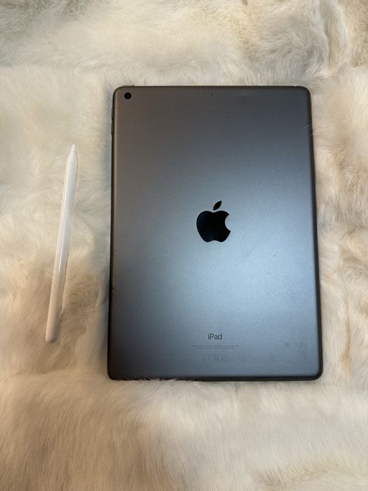 Продам Ipad 9 в отличном состоянии