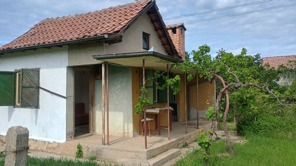 ВИЛА  С   Двор  1  Декър