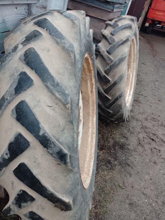 Roți, jenti, cauciucuri tractor 12,4 R32