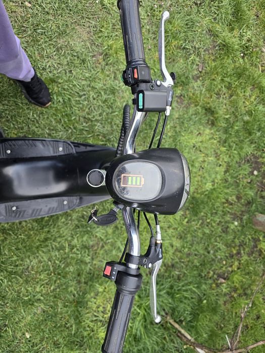 Vand tricicleta electrica pentru adulti