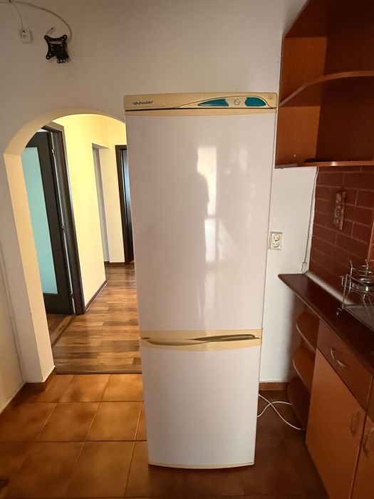 Frigider Polar cu congelator – stare bună, perfect funcțional