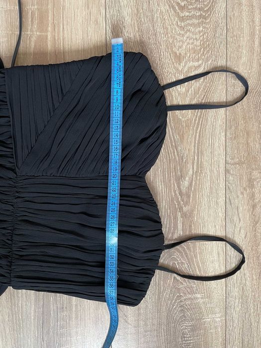 Rochie neagra plisata cu corset Mango S