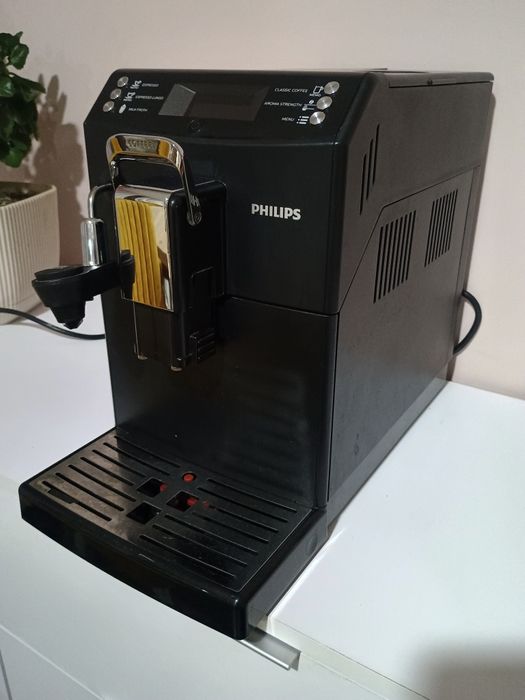 Philips HD8844 автоматична кафемашина с керамична мелачка