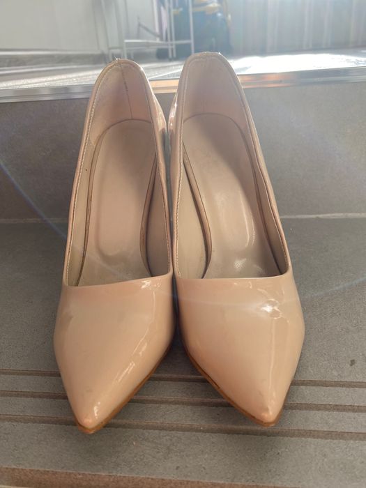 Продавам обувки!