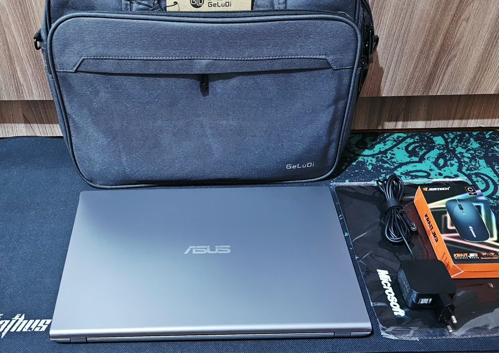 Asus Go15 ozu8,ssd256 11 Gen! Ultrabook!