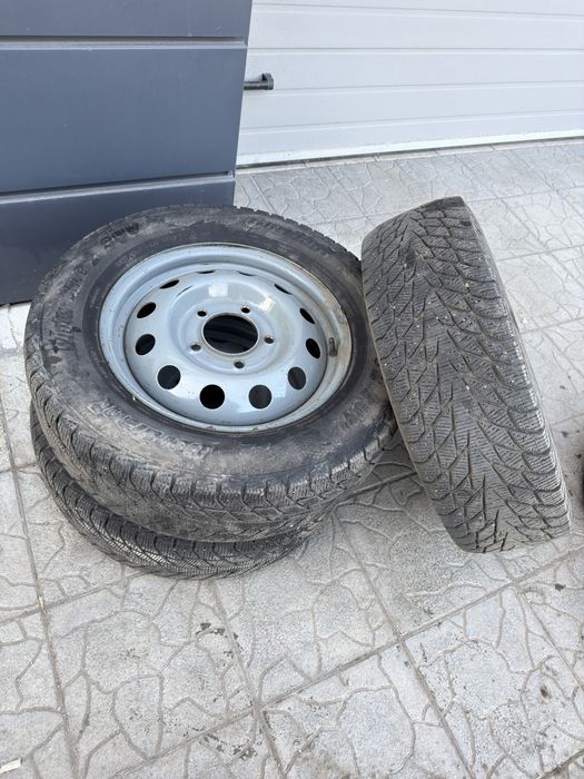 Продам 4 балона и 3 диска