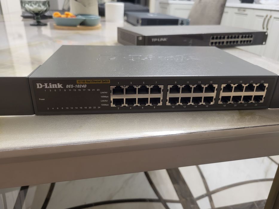 Switch 24 ports D-Link DES-1024D