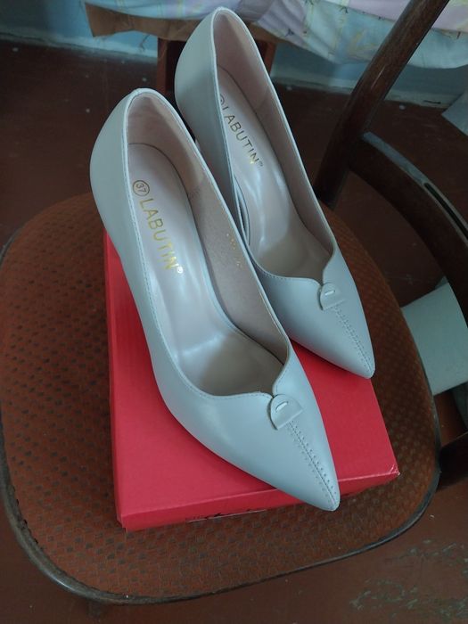 Продам туфли классика