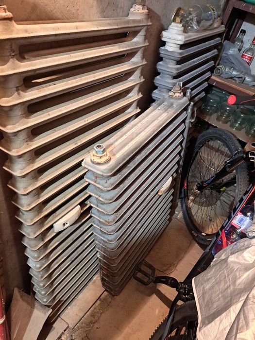 Продавам чугунени радиатори