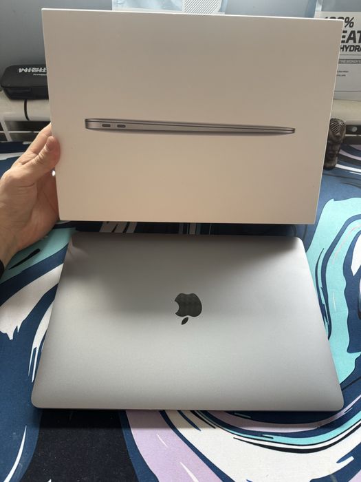 MacBook m1 2020 256gb с касова бележка