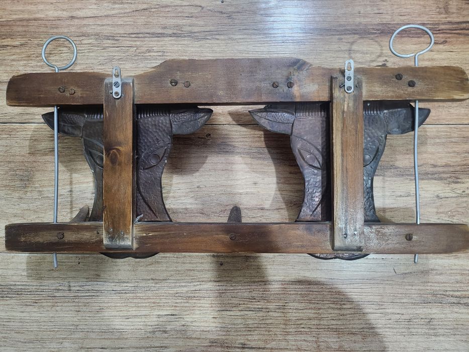 Вешалка с рогами животных