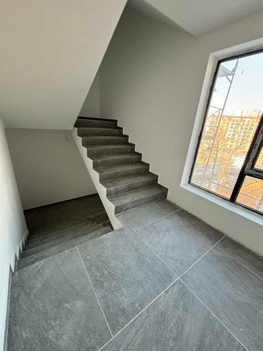 Продава се Двустаен апартамент в Варна, Възраждане 1 - 70 кв.м за 911 €/кв.м - Снимка #4