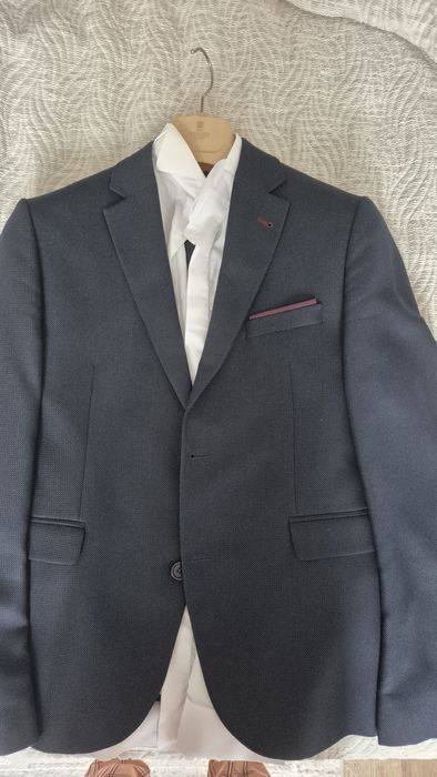 Костюм тройка мужской S