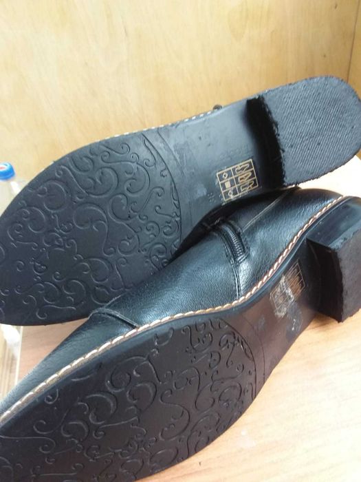 Ботинки демесезонные.