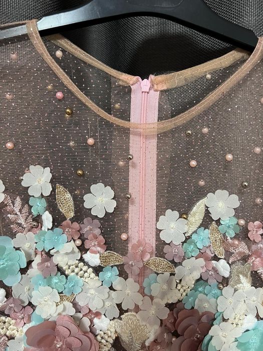 Rochie lucrata-n atelier