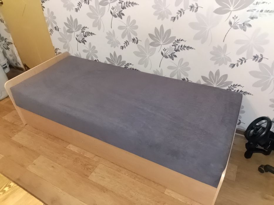 Одноместная кровать