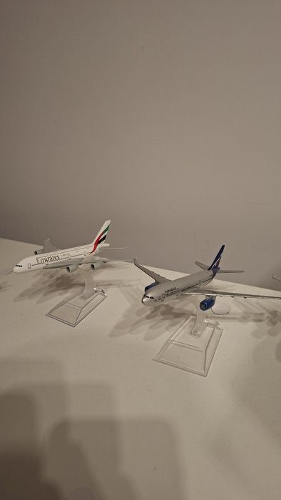 Продавам модели на самолети