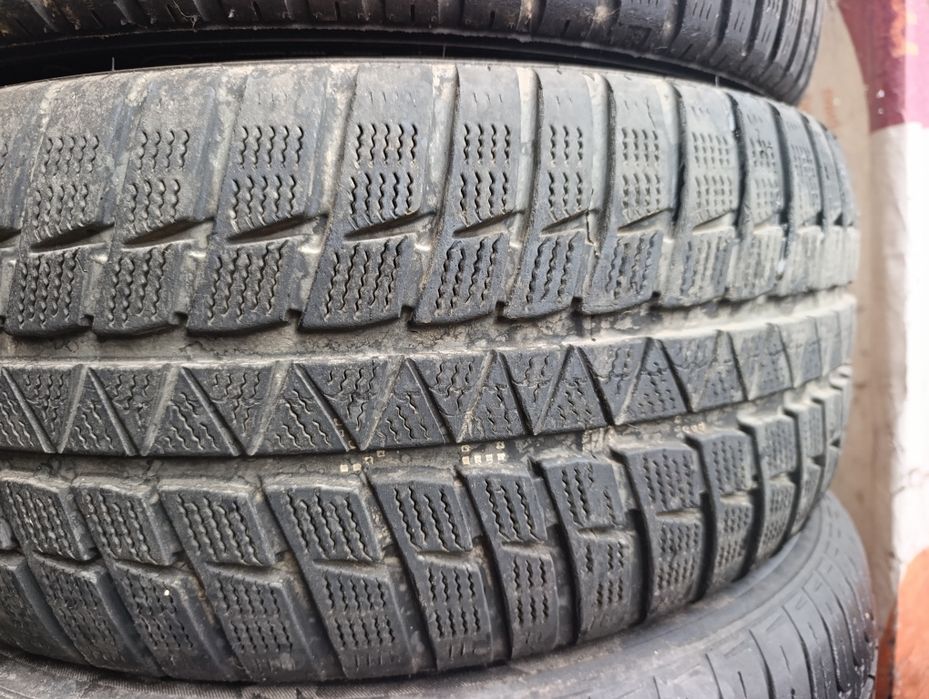 Продавам зимни гуми 225/50/17
