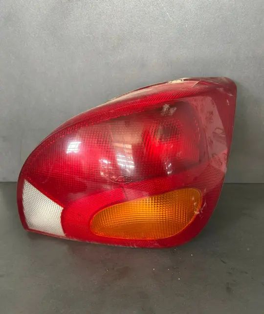 Lampa / Tripla stop dreapta pe aripa Ford Fiesta 1999 1.8 D MT (59 hp)