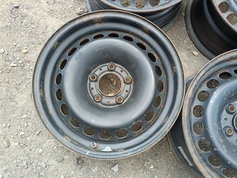 Продам оригинальные металлические диски на BMW 5 Е34