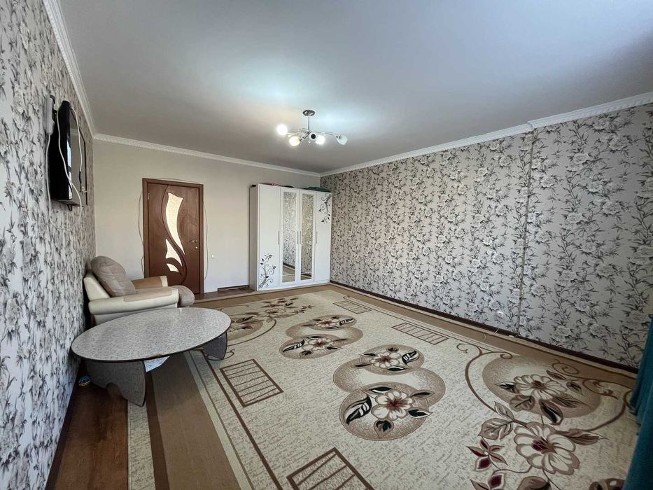 2 комнатная 77 кв метров, 2011 года постройки