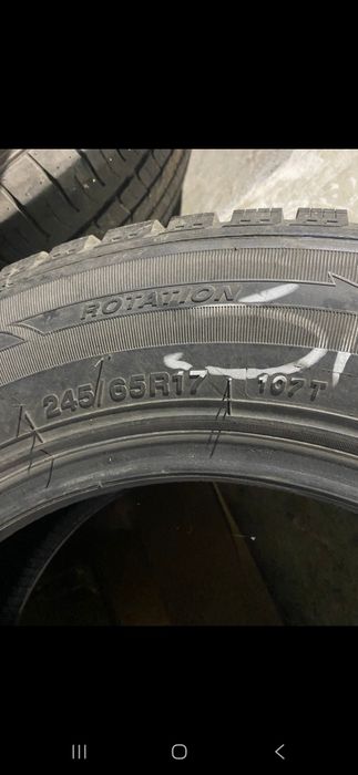 Продам две зимние шины