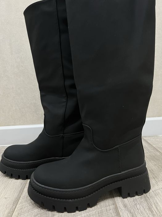 Продаются Сапоги новые