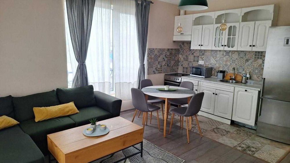 Двустаен апартамент в кв.Остромила