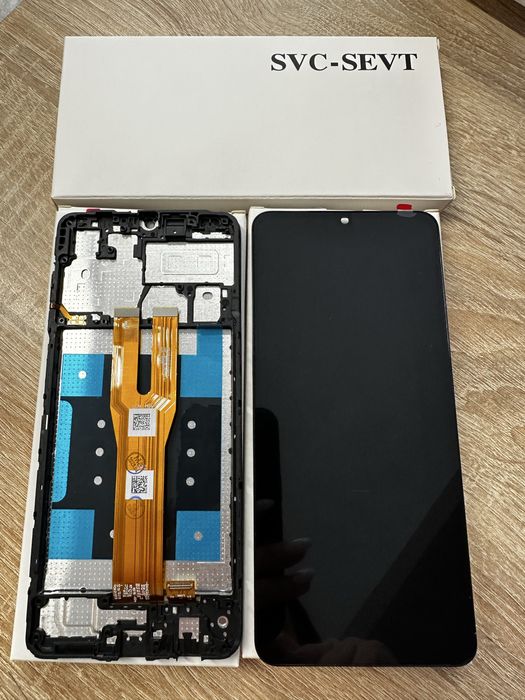 Оригинален дисплей за Samsung A06 / A065F / с рамка