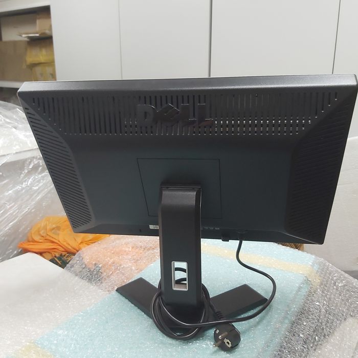 Монитор Dell, 51см