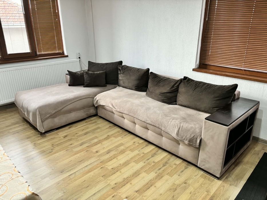 Масивен ъглов диван