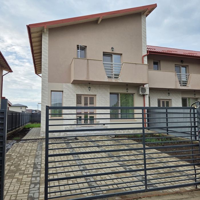 Casă de închiriat