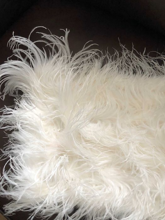 Accesoriu alb din pene naturale de strut