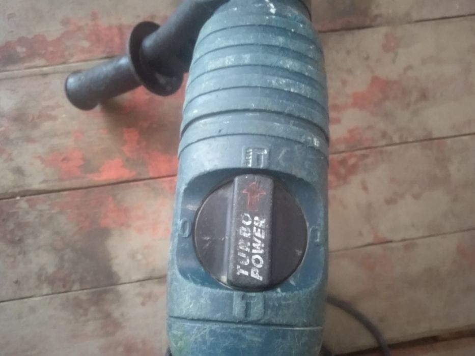 Отбойный молоток и перфоратор Bosh